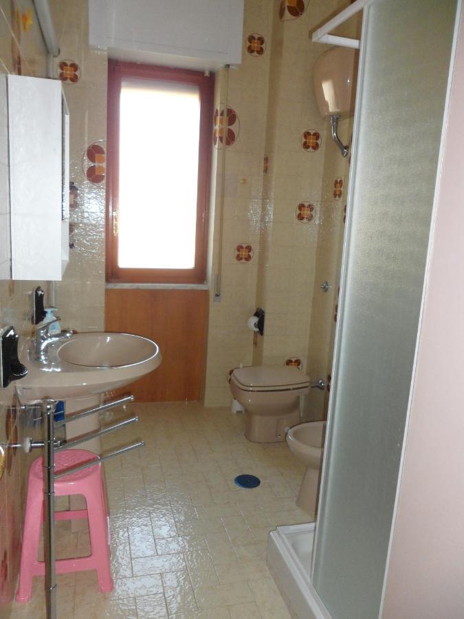 Camera Tripla con Bagno in Comune